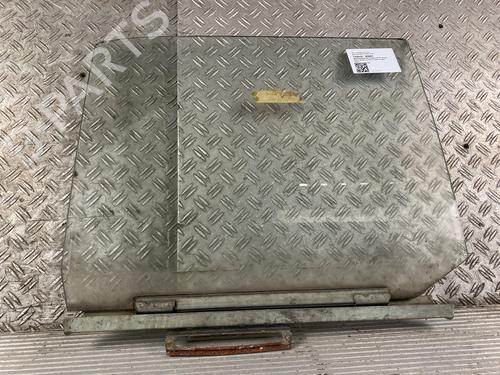Panel rude bagtil højre MERCEDES-BENZ S-CLASS Saloon (W108, W109) 250 S (108.012) (130 hp) 15710801