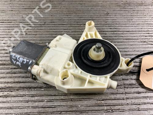 Rudehejsemotor forskærm højre MERCEDES-BENZ A-CLASS (W176) A 180 (176.042) (122 hp) 25590619