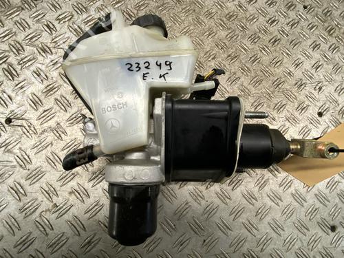 Used Servo brake MERCEDES-BENZ E-CLASS T-Model (S211) E 220 T CDI (211.206) (150 hp) 31585710