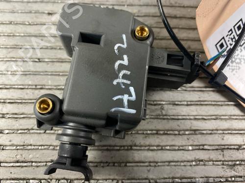 Used Fuel door actuator VW TOUAREG (7LA, 7L6, 7L7) 2.5 R5 TDI (174 hp) 16586982