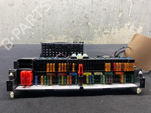 Used Fuse box Fuse box 38771952 38771952
