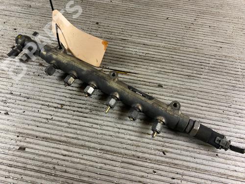 Used Injection rail Injection rail VOLVO V70 II (285) D5 (163 hp) 11112073 11112073