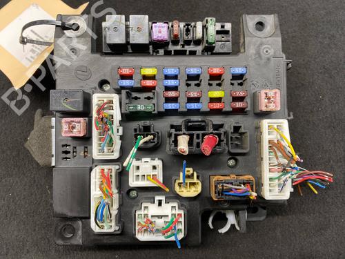 Used Fuse box Fuse box 37702884 37702884