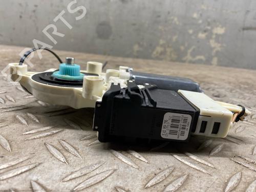 Rudehejsemotor bagstkærm højre VW GOLF VI (5K1) 2.0 TDI | BP28423812E22