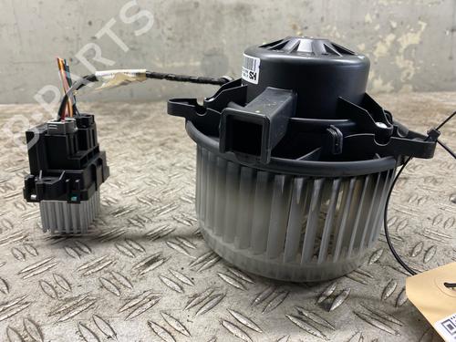 Used Heater blower motor OPEL INSIGNIA A Sports Tourer (G09) 2.0 CDTI (35) (160 hp) 30317514