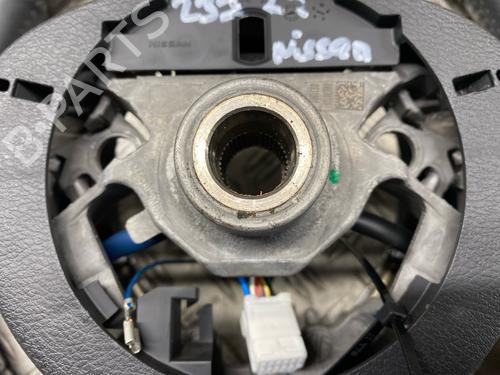 Steering wheel NISSAN QASHQAI II (J11, J11_) 1.3 DIG-T | BP30964076C49