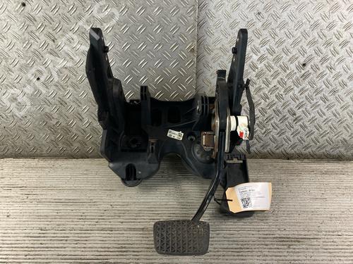 Used Break pedal OPEL ASTRA K Sports Tourer (B16) 1.6 CDTi (35) (136 hp) 21570198