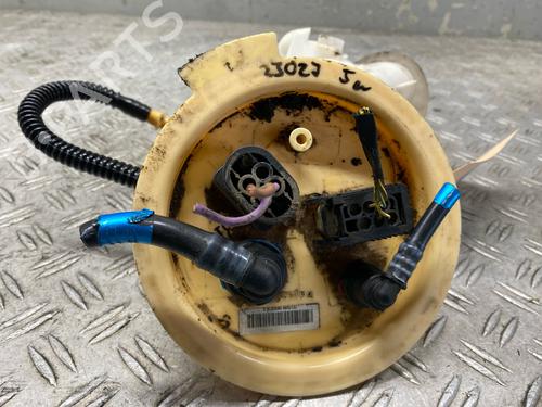 Used Fuel pump BMW 5 Touring (F11) 520 d (184 hp) 26958857