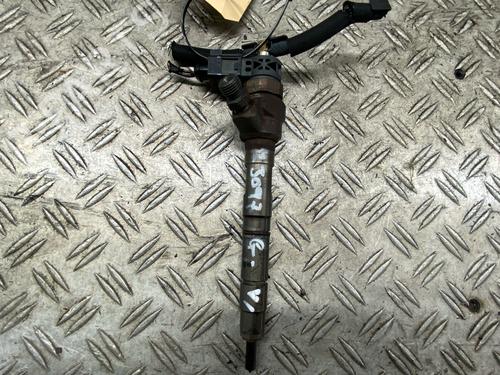 Used Injector VW GOLF VI (5K1) 2.0 TDI (140 hp) 28426177