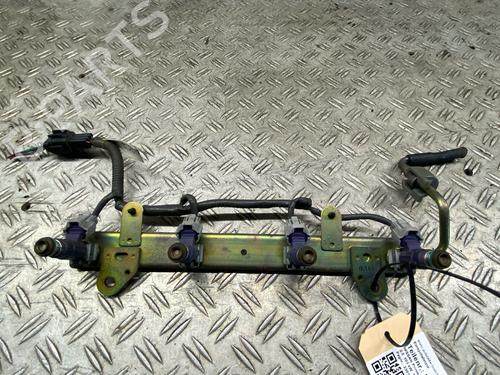Used Injection rail NISSAN PRIMERA Hatchback (P12) 2.0 (140 hp) 28064387