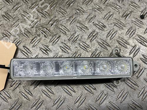 Piloto delantero derecho Piloto delantero derecho PEUGEOT 308 SW II (LC_, LJ_, LR_, LX_, L4_) 1.2 THP 130 (131 hp) 34216931 34216931