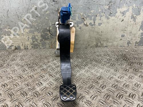 Used Clutch pedal Clutch pedal VW UP! (121, 122, BL1, BL2, BL3, 123) 1.0 (60 hp) 40529244 40529244