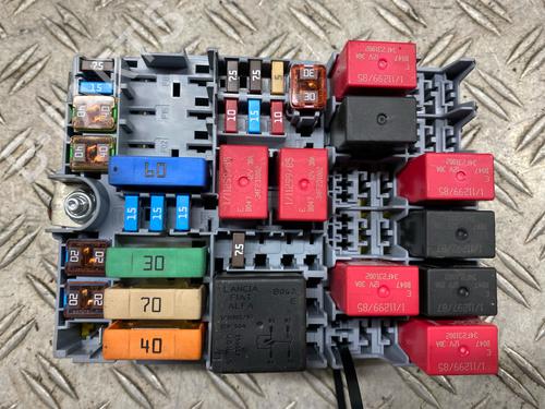 Used Fuse box FIAT PANDA (312_, 319_) 1.2 (312PXA1A) (69 hp) 28171156