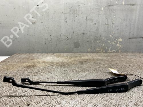 Used Front windshield wiper arm VW GOLF VI (5K1) 2.0 TDI (140 hp) 28426203