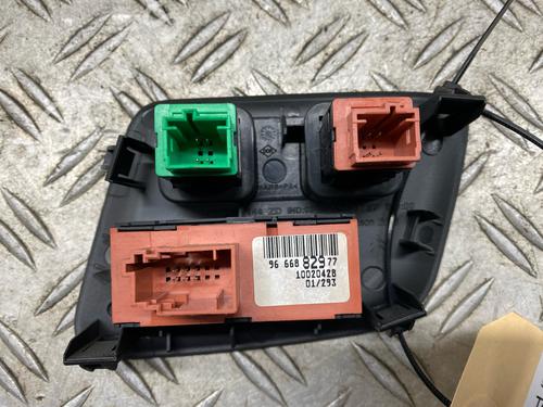 Switch CITROËN C4 II (NC_) 1.6 HDi 90 | BP32060255I30 