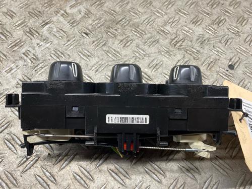 Climate control CITROËN C3 II (SC_) 1.4 HDi 70 (SC8HZC, SC8HR0, SC8HP4) | BP39378793I5 - Image 6