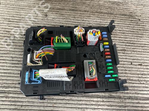 Used Fuse box CITROËN C4 Picasso I MPV (UD_) 1.6 HDi (109 hp) 18833064
