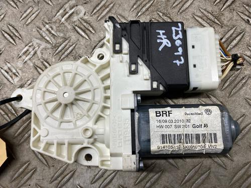 Rudehejsemotor bagstkærm højre VW GOLF VI (5K1) 2.0 TDI | BP28423812E22