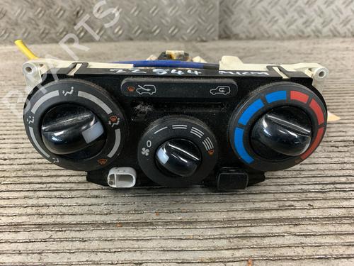 Used Climate control NISSAN MICRA III (K12) 1.2 16V (65 hp) 23197853