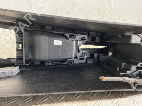 Middle console PEUGEOT 2008 I (CU_) 1.2 THP 110 / PureTech 110 | BP33690563I22 - Image 13