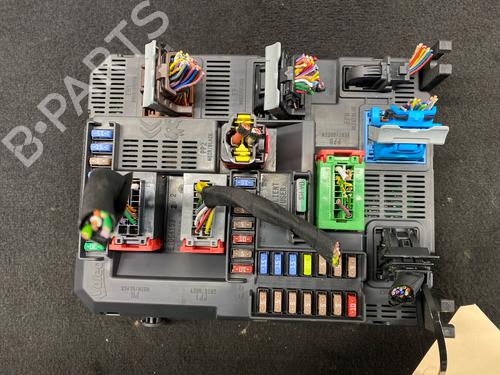 Used Fuse box Fuse box PEUGEOT 308 SW II (LC_, LJ_, LR_, LX_, L4_) 1.2 THP 130 (131 hp) 34211281 34211281
