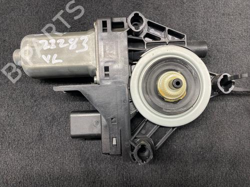Used Left front window motor JEEP GRAND CHEROKEE IV (WK, WK2) 3.0 CRD V6 4x4 (241 hp) 32445890