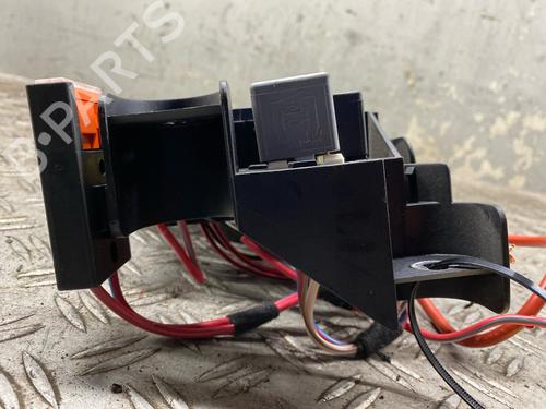 Caja reles / fusibles AUDI A8 D3 (4E2, 4E8) 4.2 TDI quattro | BP29936961E1