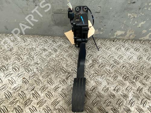 Used Pedal RENAULT TWINGO II (CN0_) 1.2 16V (CN0K, CN0V, CN0A) (76 hp) 28075783