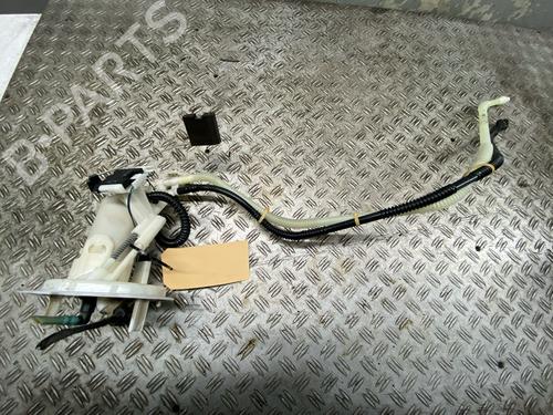 Used Fuel pump MERCEDES-BENZ C-CLASS T-Model (S204) C 180 CGI (204.249) (156 hp) 30698643