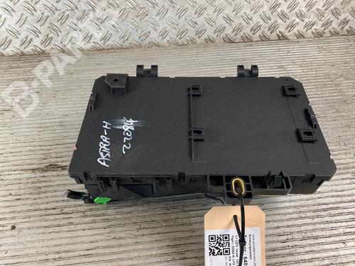 Used Fuse box OPEL ASTRA H (A04) 1.7 CDTI (L48) (100 hp) 12111016
