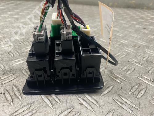 Switch NISSAN QASHQAI I (J10, NJ10) 1.6 dCi All-wheel Drive | BP25726184I30