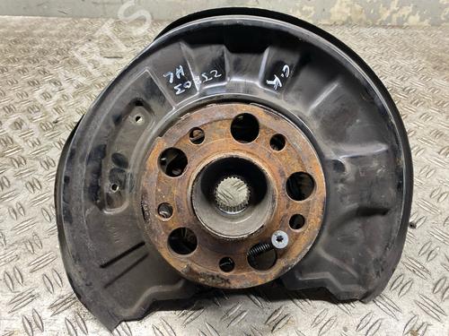 Fusee links achter MERCEDES-BENZ C-CLASS T-Model (S204) C 180 CGI (204.249) (156 hp) 30698638