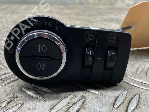 Used Headlight switch OPEL INSIGNIA A Sports Tourer (G09) 2.0 CDTI (35) (160 hp) 29825890