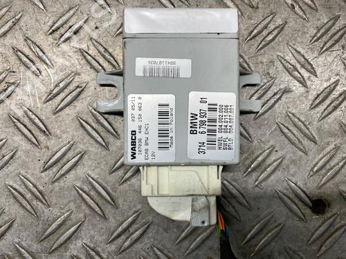 Used Electronic module BMW 5 Touring (F11) 520 d (184 hp) 26613695