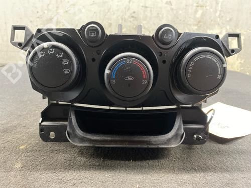 Used Climate control Climate control 38781980 38781980