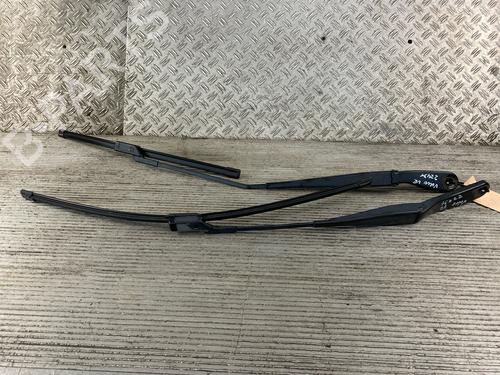 Used Front windshield wiper arm VOLVO S40 II (544) 2.0 D (136 hp) 16418265