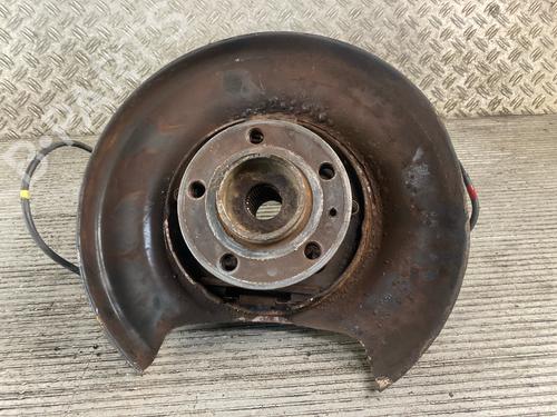 Fusee links achter VOLVO XC90 I (275) D5 AWD (163 hp) 17530442