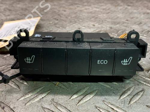 Used Switch MERCEDES-BENZ A-CLASS (W169) A 180 (169.032, 169.332) (116 hp) 31048331