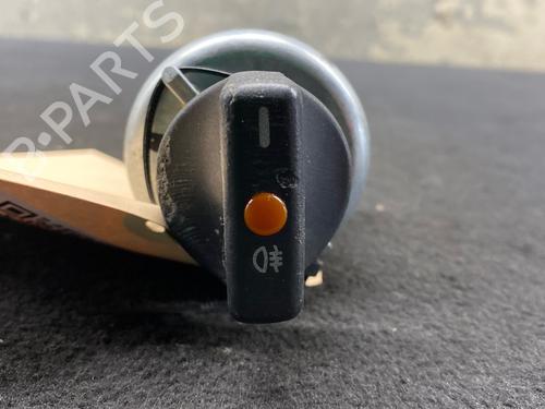 Used Headlight switch Headlight switch MERCEDES-BENZ E-CLASS (W124) E 220 (124.022) (150 hp) 36667371 36667371
