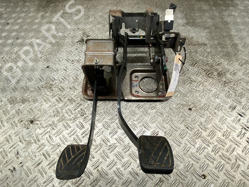 Used Pedal OPEL AGILA B (H08) 1.2 (F68) (86 hp) 23527480