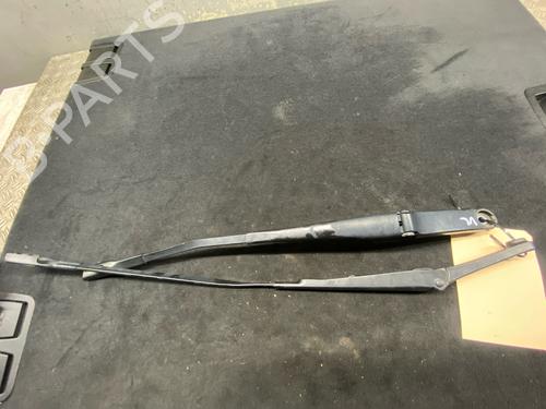 Used Front windshield wiper arm Front windshield wiper arm 37280737 37280737