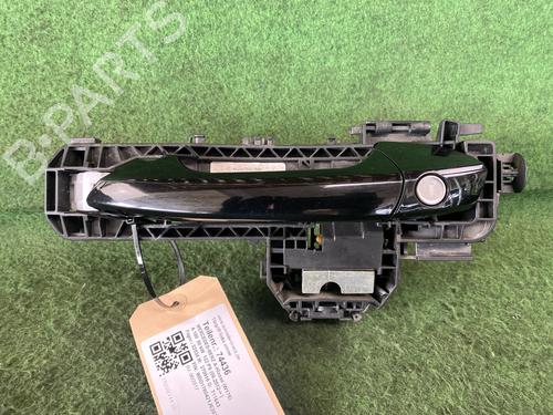 Used Front left exterior door handle MERCEDES-BENZ A-CLASS (W176) A 180 (176.042) (122 hp) 17240214