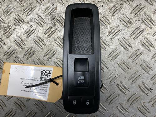Used Right front window switch JEEP GRAND CHEROKEE IV (WK, WK2) 3.0 CRD V6 4x4 (241 hp) 32445966