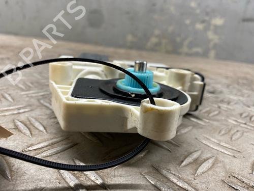 Rudehejsemotor bagstkærm højre VW GOLF VI (5K1) 2.0 TDI | BP28423812E22