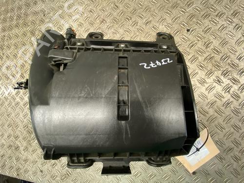 Used Air filter box Air filter box PEUGEOT PARTNER Box Body/MPV 1.6 BlueHDi 100 (100 hp) 39685586 39685586