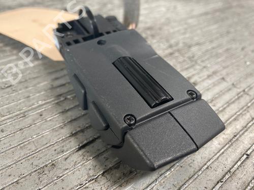 Switch DACIA SANDERO II TCe 90 (B8M1, B8MA, B8AC) | BP14833156I30 