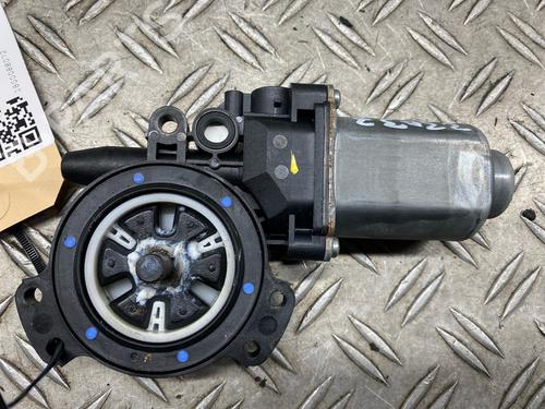 Used Left front window motor HYUNDAI SANTA FÉ II (CM) 2.2 CRDi 4x4 (155 hp) 27499234