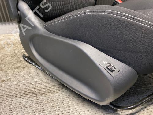 Right front seat PEUGEOT 208 I (CA_, CC_) 1.2 PureTech 82 | BP15971039C16 