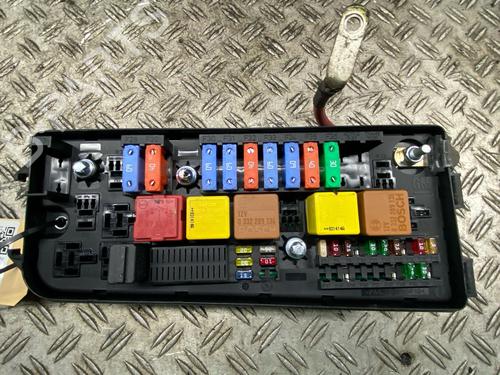Used Fuse box OPEL VECTRA C GTS (Z02) 1.8 16V (F68) (122 hp) 29528098