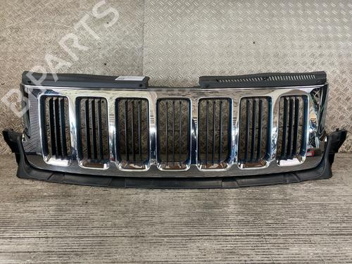 Front grille JEEP GRAND CHEROKEE IV (WK, WK2) 3.0 CRD V6 4x4 (241 hp) 17915571